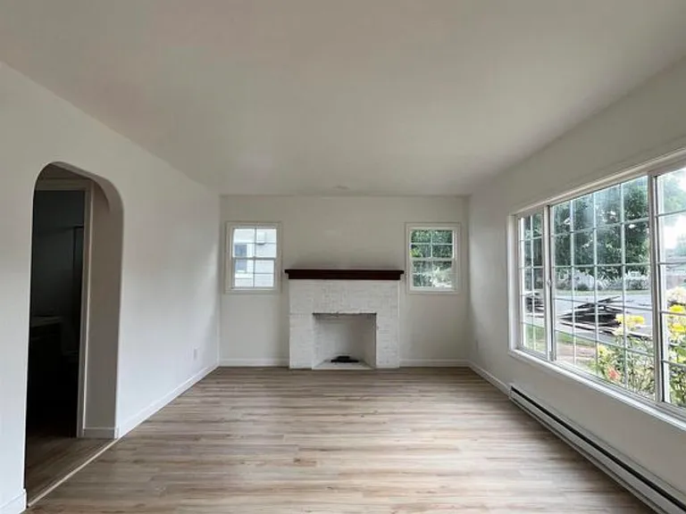 913 Jq Adams St — Photo 11