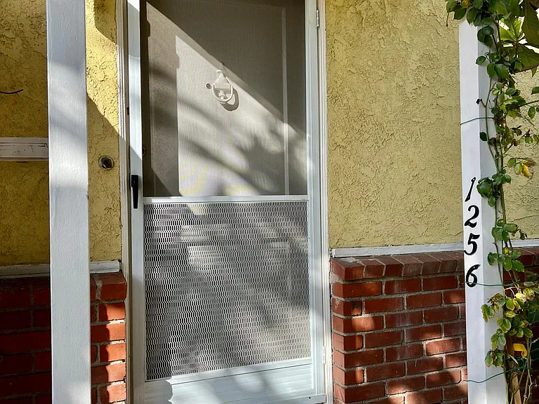 1256 Devon Ave — Photo 13