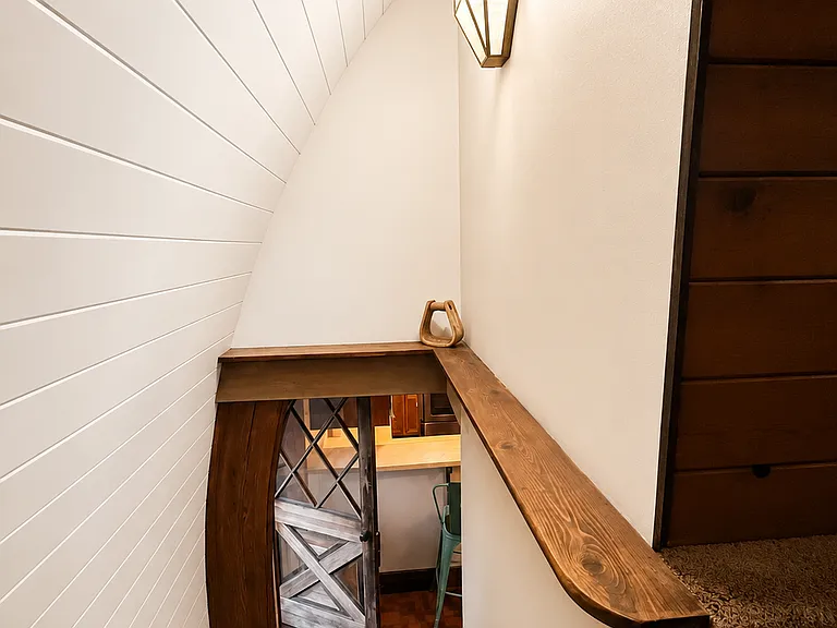 7985 Douglas Dr — Photo 12