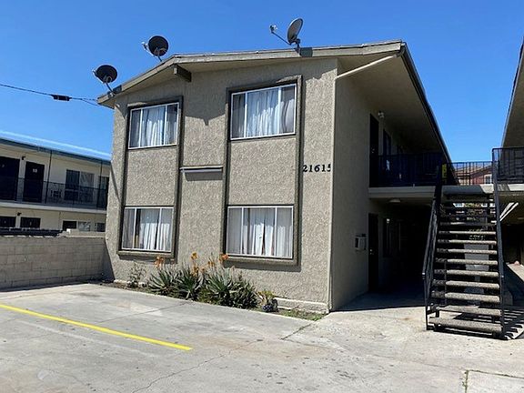 3rd image of 21615 Pioneer Blvd APT 6