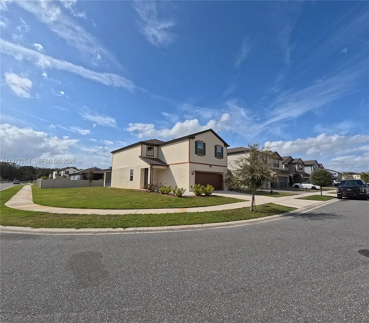 Building Photo - 2647 E Lake Pointe Dr