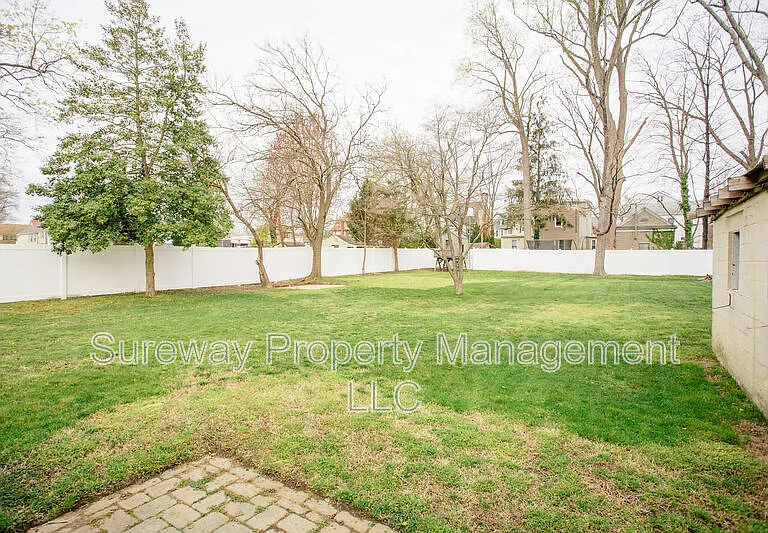 20 Coates St — Photo 44