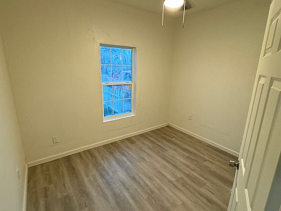 5th image of 2844 S Alameda St