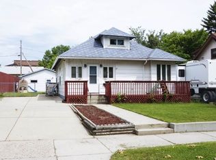 720 6th St NE, Minot, ND 58703