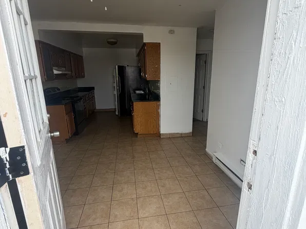 1677 N Mannheim Rd, Stone Park, IL 60165