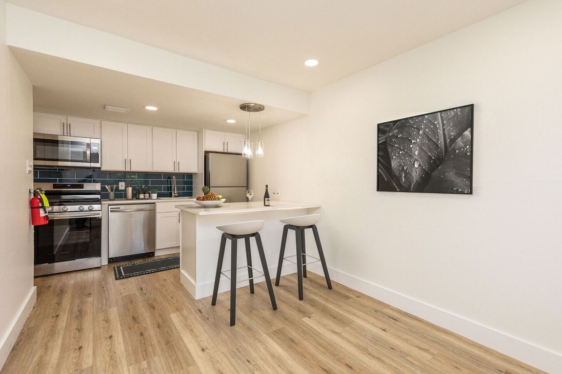 Breakfast Bar-Upgraded