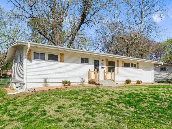 9018 Hemlock Dr, Overland Park, KS 66212