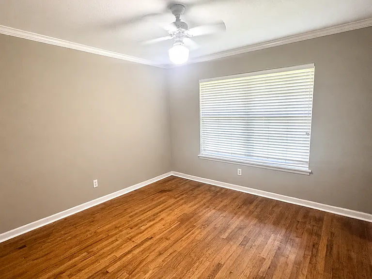 2211 Clay St — Photo 12