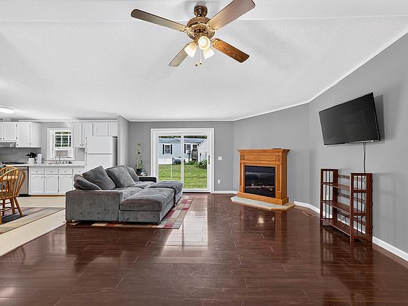 3rd image of 78 Pinewoods Road
