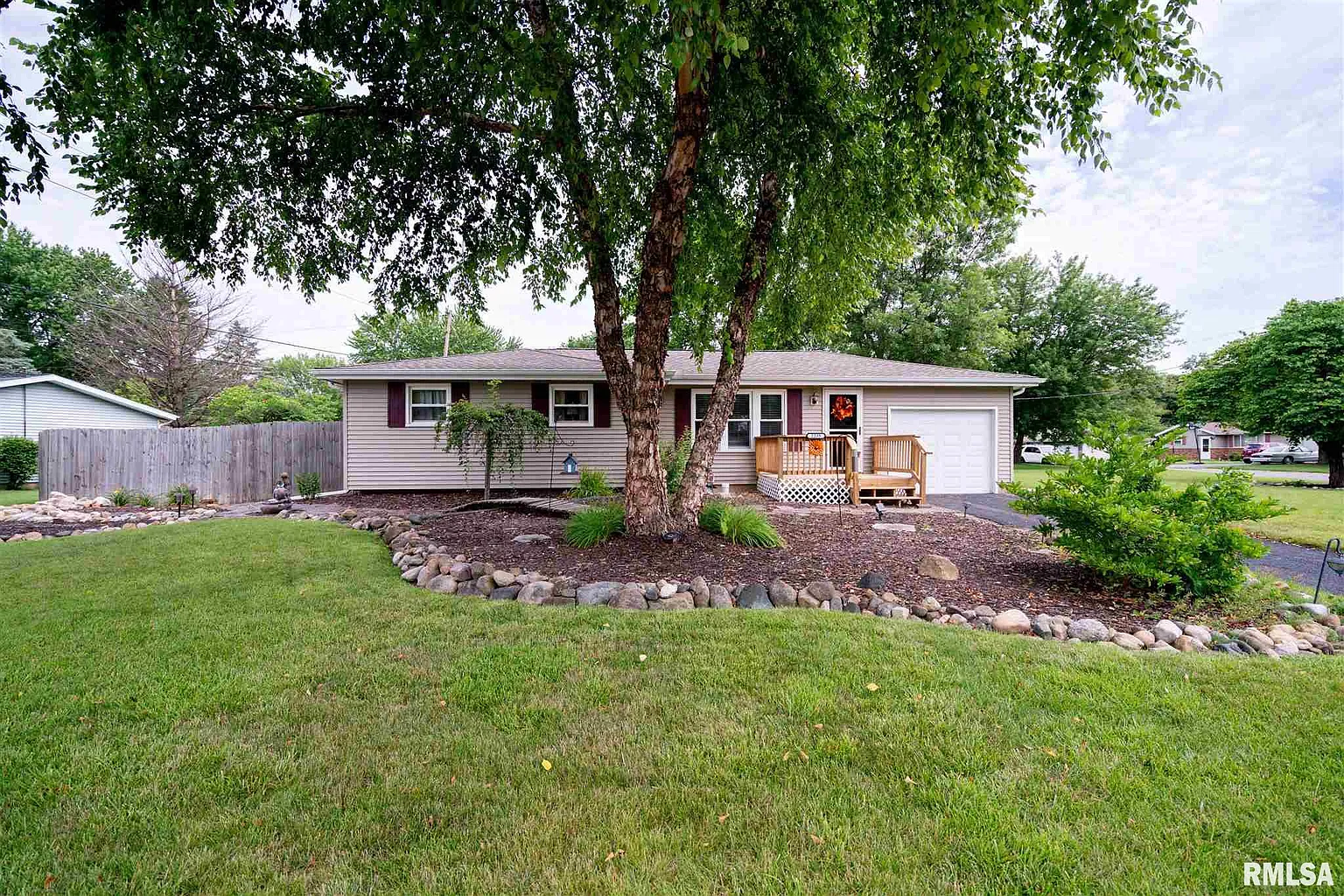 2235 Hummingbird Ln photo 1