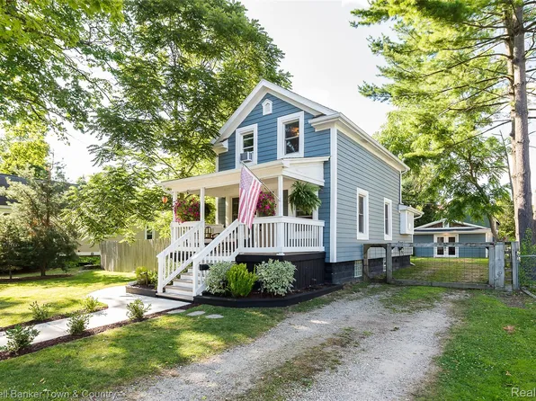 416 W Washington St, Howell, MI 48843