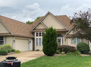 24050 Briar Patch Dr, Olmsted Falls, OH 44138