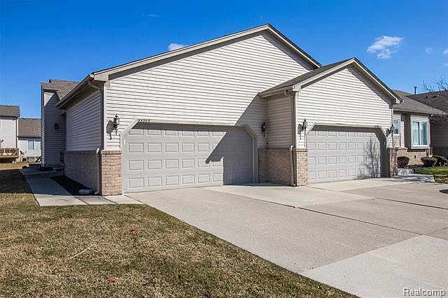 1st image of 53300 Glen Oak Dr