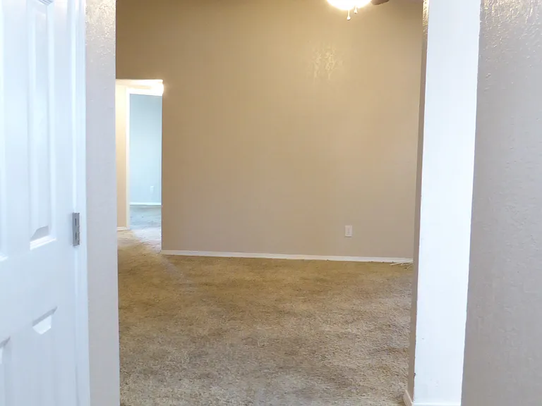 5449 Overlook Dr NE — Photo 3