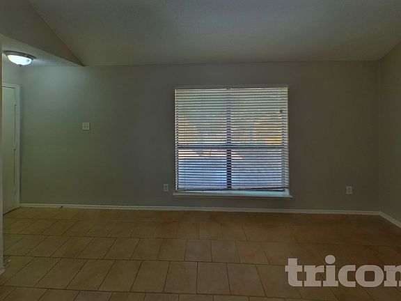 3rd image of 1734 Windmill Ln