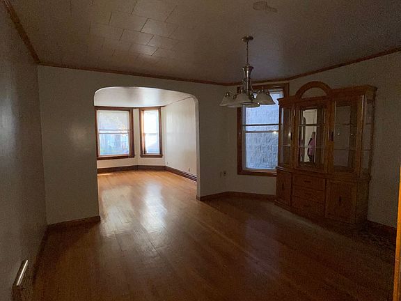 2nd image of 2746 N Artesian Ave #1