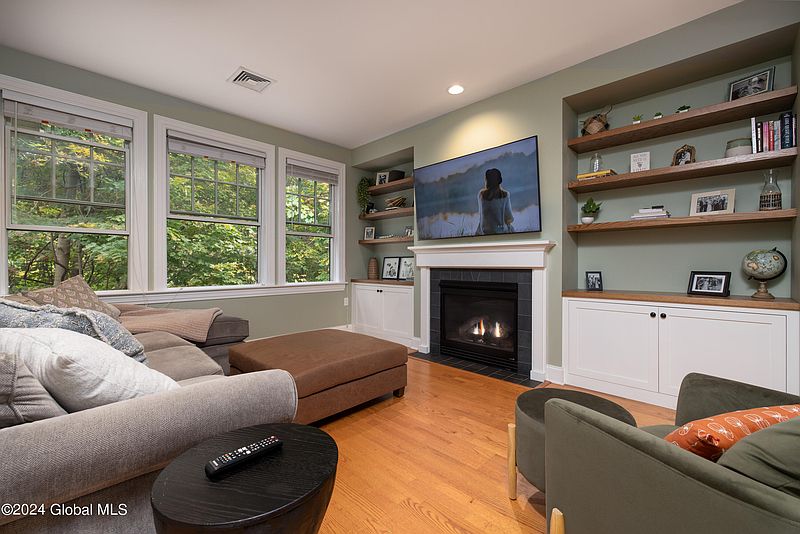 3rd image of 30 Whistler Court #313