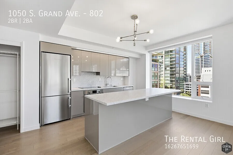 South Park Corner Condo | Incredible DTLA Views | Parking And Guest Parking + Gym + Club Room + S... — Photo 2