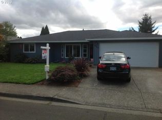 868 NE Castlewood Ct, Hillsboro, OR