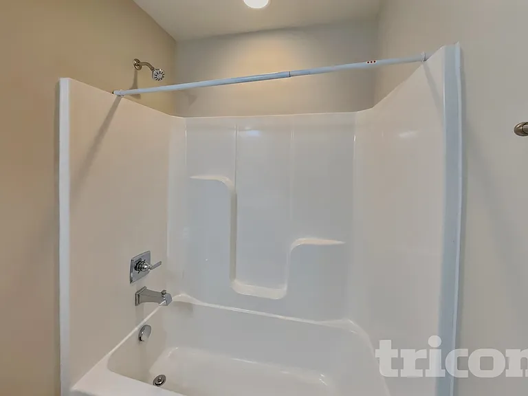 305 Woodfern Ct — Photo 16