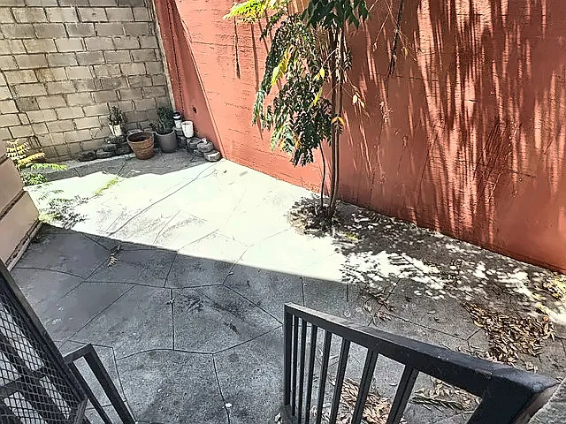 Ojai Apartments — Photo 25