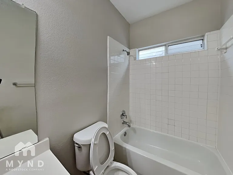 1039 Providence Blvd — Photo 22