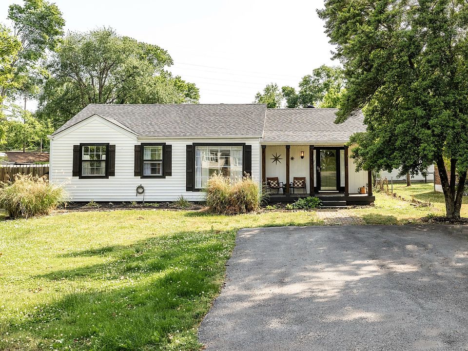 1st image of 2843 Colonial Cir
