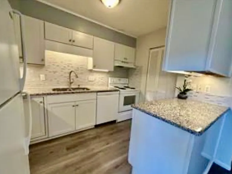207 Northpoint Ave #H — Photo 5