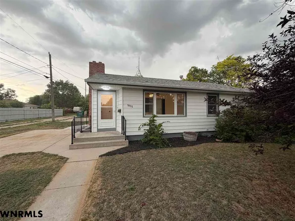 1835 16th St, Gering, NE 69341