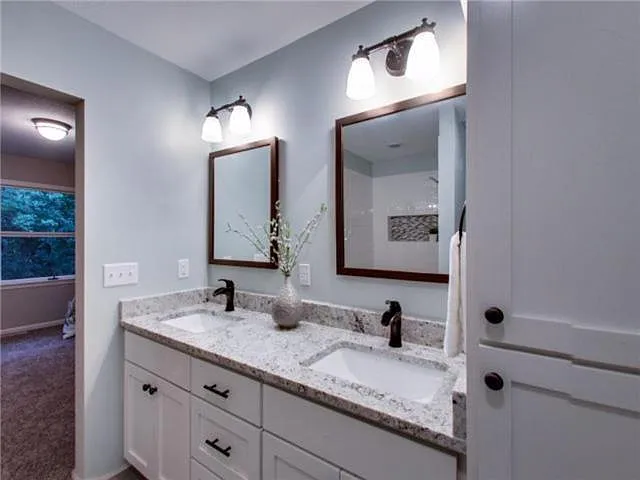 2755 Olive Ln N — Photo 2
