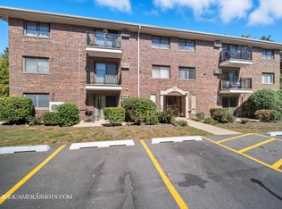 1240 S Lorraine Rd APT 2D, Wheaton, IL 60189