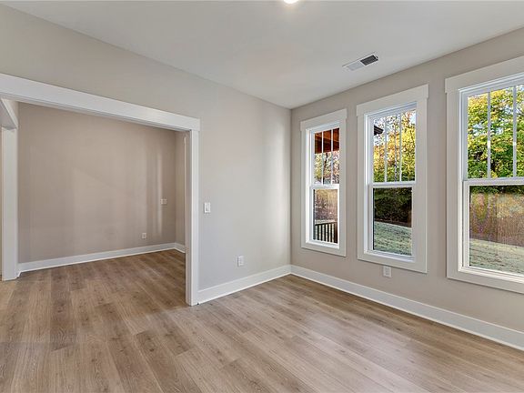 5th image of 43 Carr Rd
