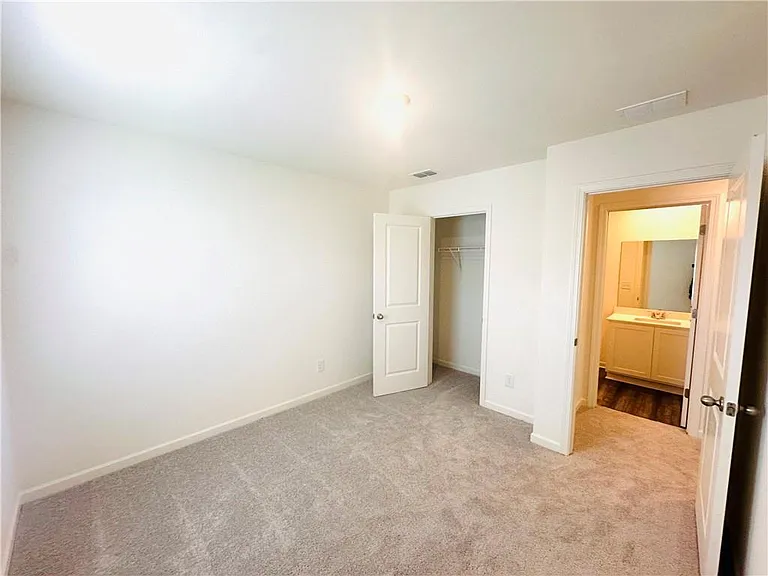 423 Towson St — Photo 19