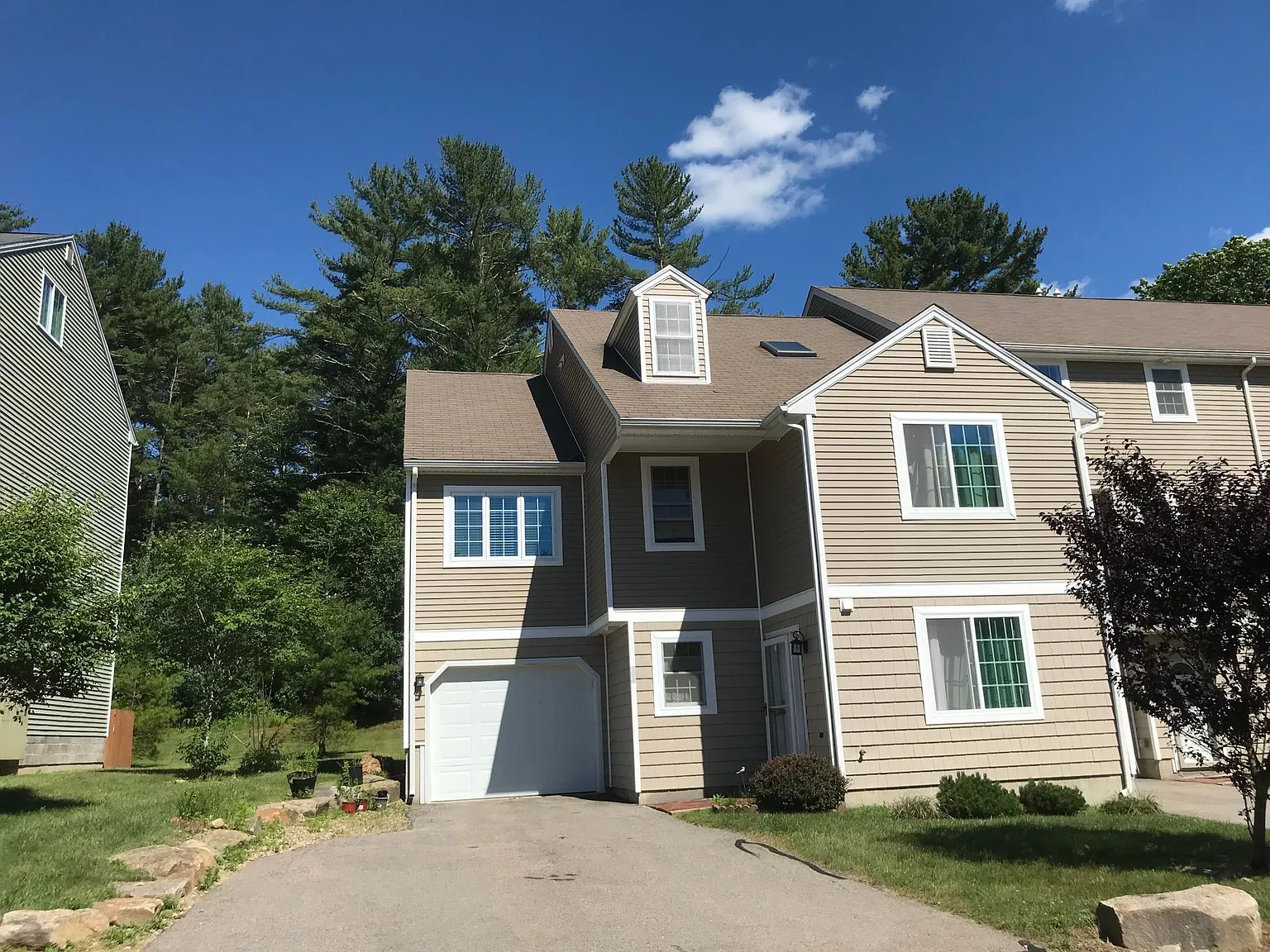33 Liberty Dr — Photo 1
