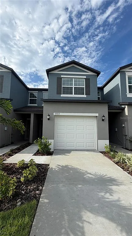 3 bed, 2.5 bath, 1747 sqft, $2,390 — Photo 1