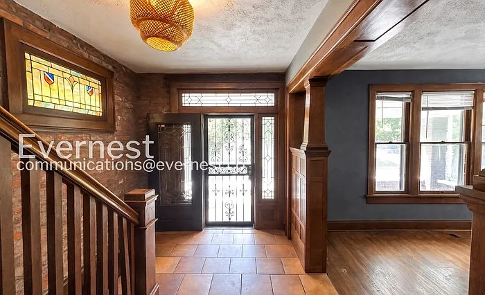 4 bed, 2.0 bath, 2096 sqft, $2,150 — Photo 2