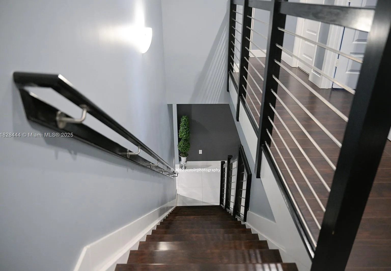 3 bed, 2.5 bath, 1910 sqft, $6,200 — Photo 3