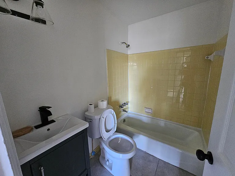 1830 3rd Ave #2 — Photo 8
