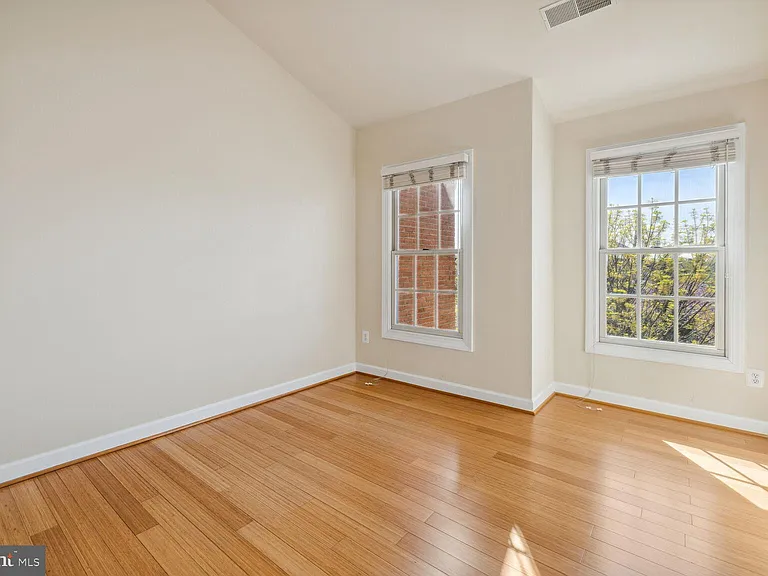 1813 Dawson St — Photo 15