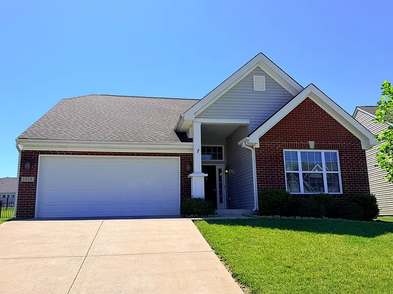 1018 Autumn Crest Ln — Photo 1