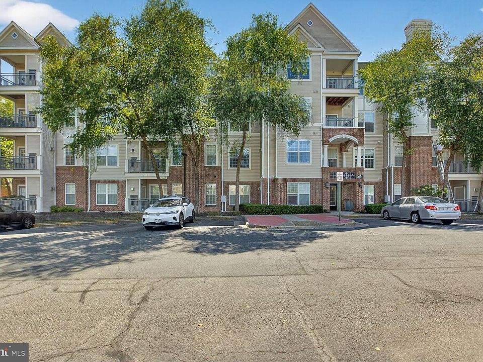 1st image of 3021 Nicosh Cir Unit 1108