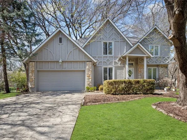 11606 Hemlock St, Overland Park, KS 66210