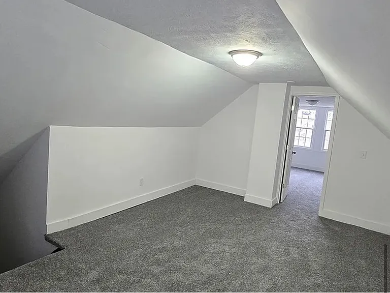 10909 Nelson Ave — Photo 10