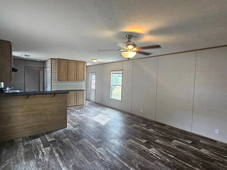 2320 E Macarthur Rd #P13 — Photo 3