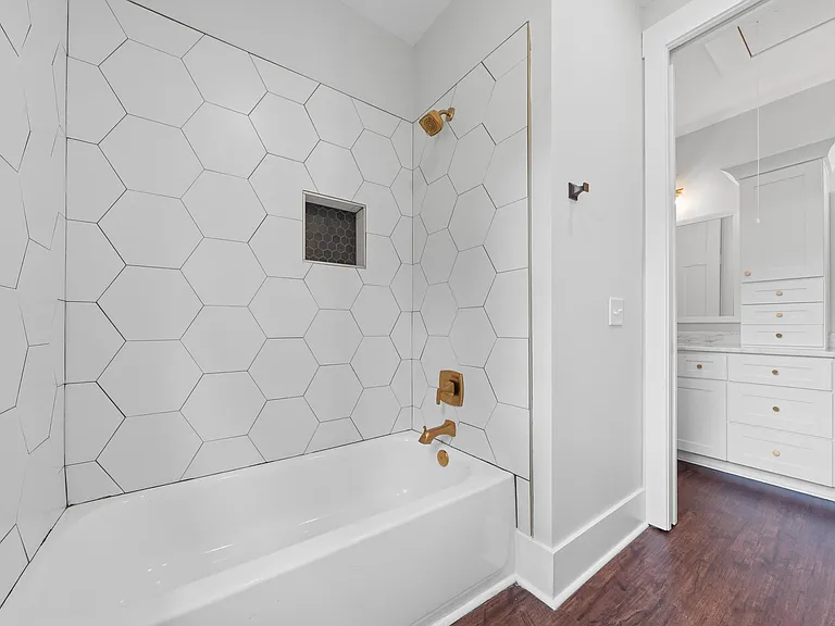 135 Harmony Bay Dr — Photo 18