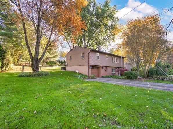 66 Westbrook Rd, South Hadley, MA 01075