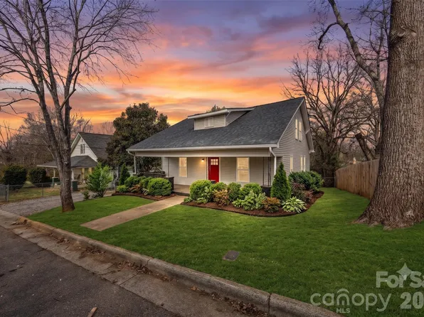 934 Cherry St, Statesville, NC 28677