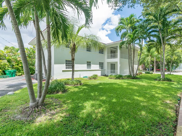 3912 Ponce De Leon Blvd — Photo 5
