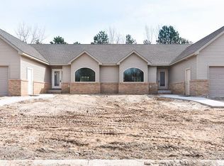 848 Whispering Pnes, Bay City, MI 48708