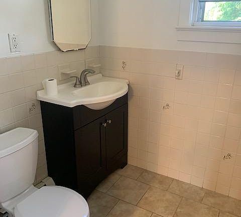 3rd image of 149 Passaic Ave Floor 2
